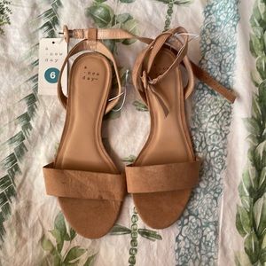 NWT SANDALS